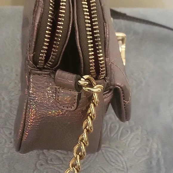 Juicy Couture iridescent pewter metalic sheen double quilted crossbody bag - Picture 9 of 11